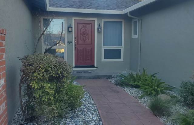Classic 4/2 charmer in Martinez Virginia Hills Neighborhood Gallery 3