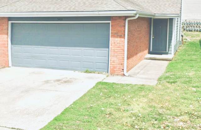 Great 3 Bed 2 Bath 2 Car Garage Split Level Duplex- Pets ok! photos photos
