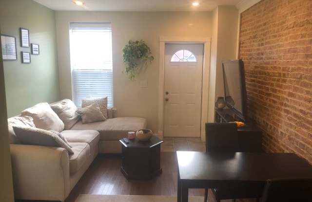 Charming 2BR/1.5BA Townhome with Attached Garage in Hampden, MD! Gallery 3