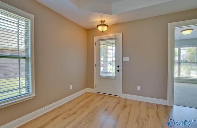 5010 Montauk Trail Gallery 3