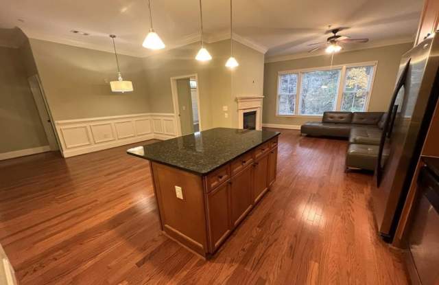 11 Perimeter Center E photos photos