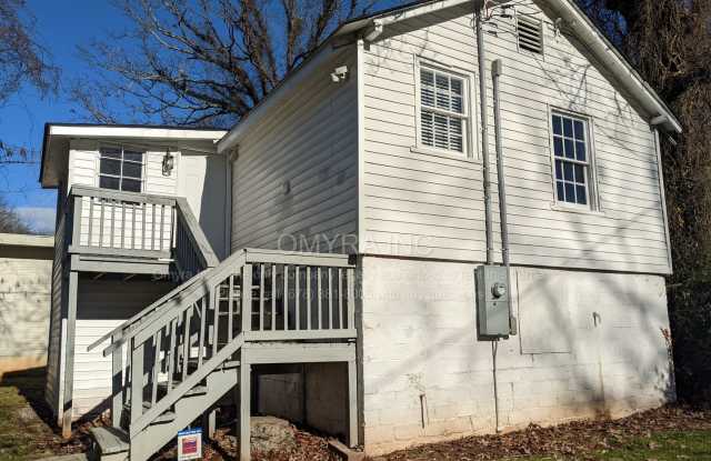 Cozy 2 Bedroom Upper Floor Apartment in Trendy West End Atlanta! photos photos
