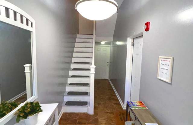 1710 W GIRARD AVENUE photos photos