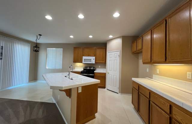 Four Bedroom Three Bathroom Home in Murrieta photos photos