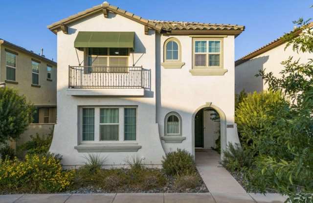 STUNNING 5 BEDROOM WITH LOFT & BONUS ROOM 3.5 BATH IN EASTMARK MESA COMMUNITY 2,655 SQ FT photos photos