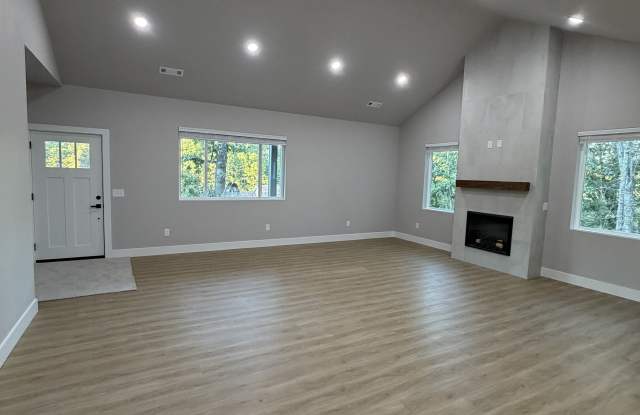 60 Lambeth Drive Gallery 2