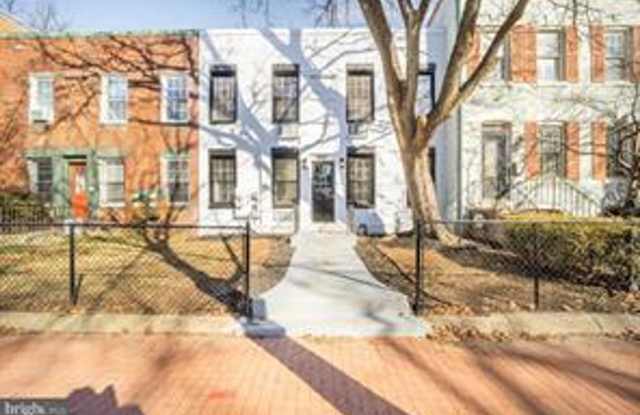 Charming 1BR/1BA in Hill East photos photos