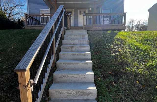 Welcome to this newly renovated house in downtown Kansas City, MO! photos photos