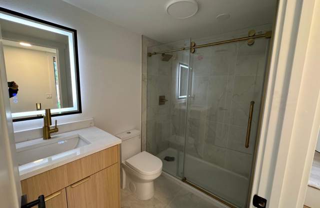 Private 1-Bedroom Basement ADU with In-Unit Washer & Dryer in Bothell Gallery 1