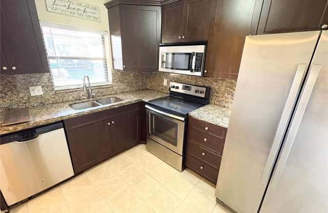 21905 Lake Forest Cir photos photos