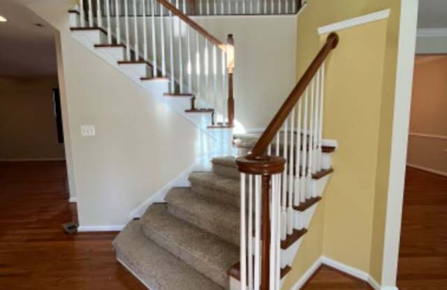 10422 Sugarberry Street Gallery 4
