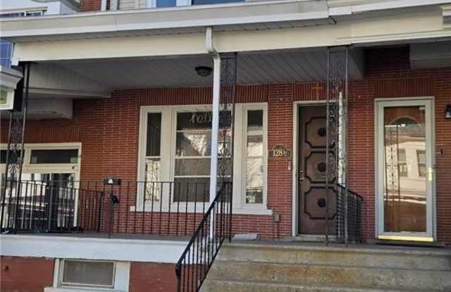 128 1/2 S west photos photos