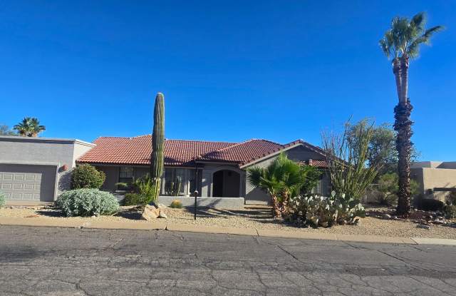 UNFURNISHED GREAT SINGLE FAMILY HOME WITH VIEWS  POOL IN BACKYARD - 15710 East Thistle Drive, Fountain Hills, AZ 85268