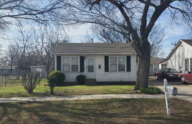 (1) Bed/(1) Bath in Core Norman Avail NOW! - 1016 North Crawford Avenue, Norman, OK 73069