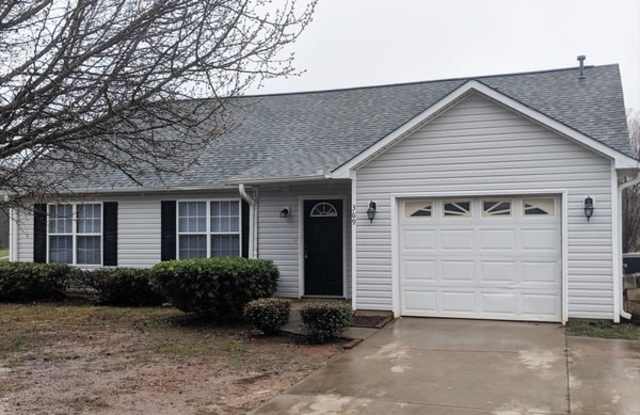 369 Berry Road - 369 Berry Road, Taylors, SC 29687