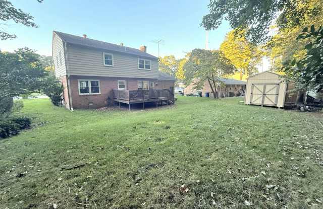 Move In Ready 4 Bedroom House in Glendale! Gallery 4