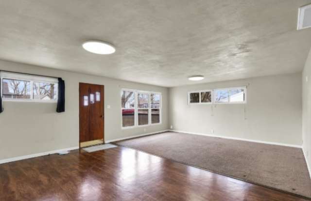 214 Augusta Street Gallery 4