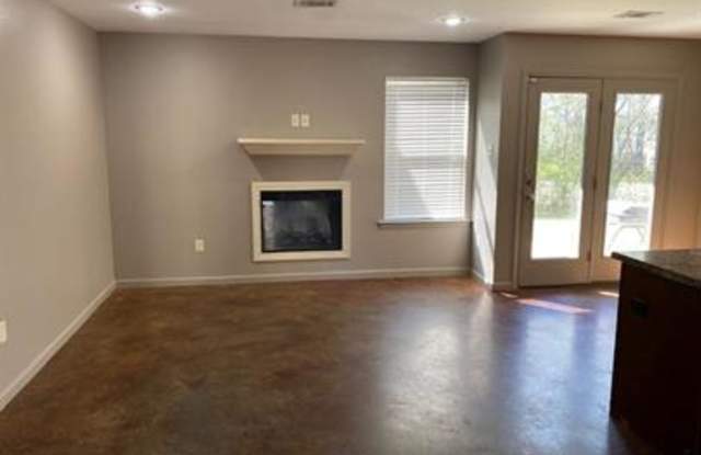 2025 Tyler Street - B Gallery 2