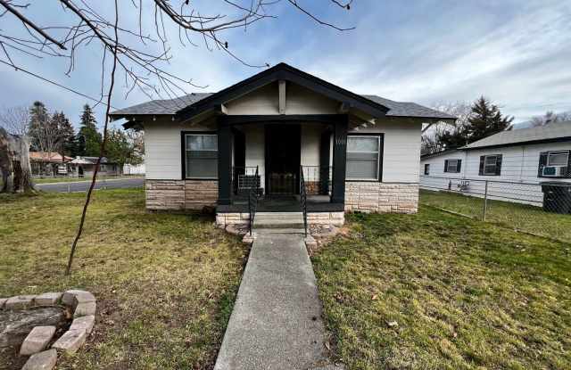 1001 S 8th Street - Yakima WA - 1001 South 8th Street, Yakima, WA 98901