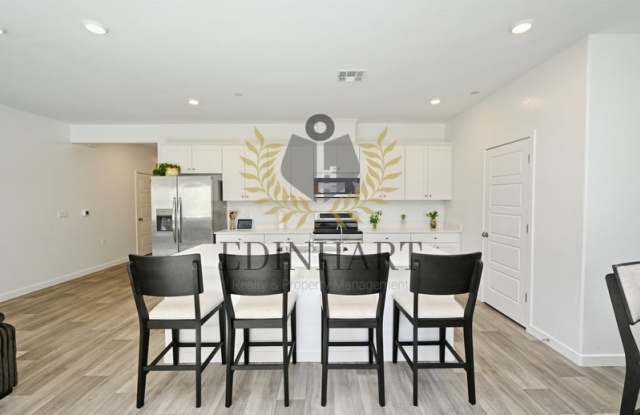 946 Rubcom Road West Gallery 4