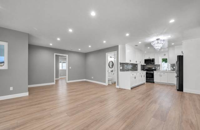 Bright & Beautiful 3-Bedroom Home in Walteria Gallery 4