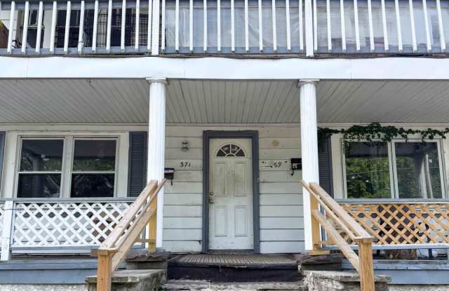 371 Blackman Street Gallery 1