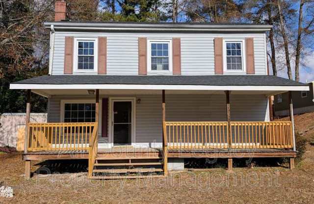 529 Davis Ave - 529 Davis Avenue, Toccoa, GA 30577