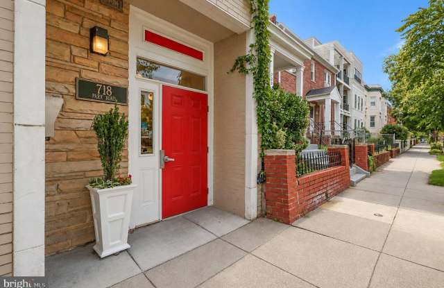 718 PARK Road NW Gallery 2