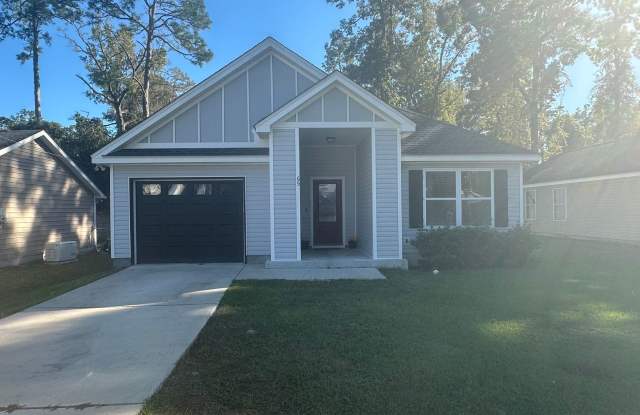 3 Bedroom with extra Office Space AVAILABLE NOW! - 65 Pueblo Trail, Wakulla County, FL 32327
