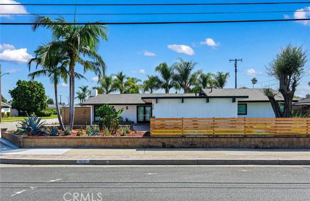 629 South Yorba Street Gallery 2