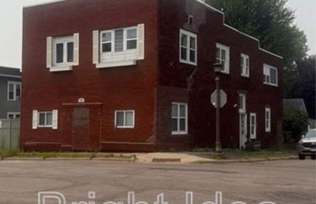 1051 Arkwright Street - 2 photos photos