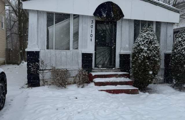 3bd Single Buckeye/Kinsman Cash Pay photos photos