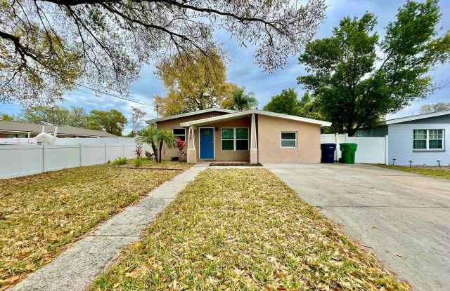 909 N Excelda Ave - 909 North Excelda Avenue, Tampa, FL 33609