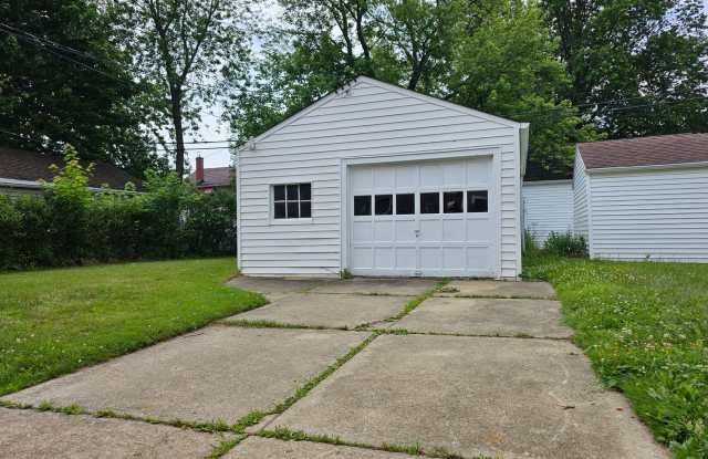 3 Beds and 1 Bath All Brick house available for rent! Gallery 4