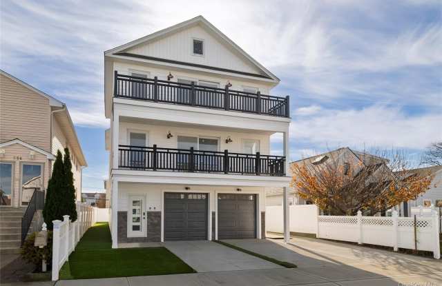 550 E Harrison Street photos photos