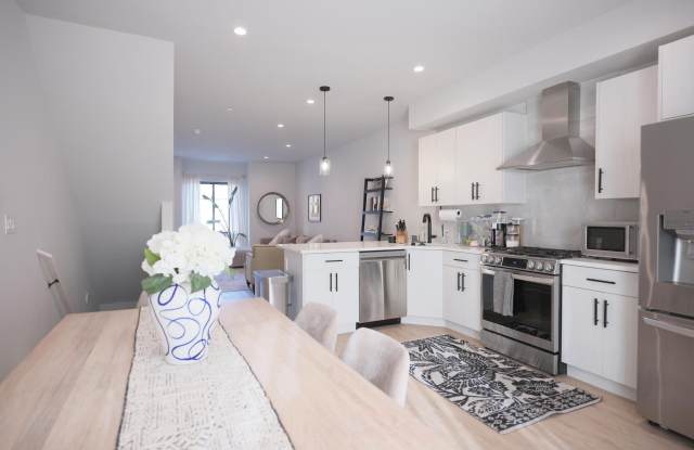 428 W MASTER Street photos photos