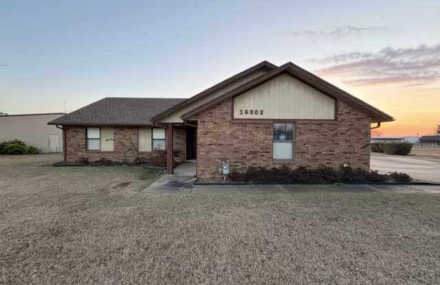 16902 East 80th Street North photos photos