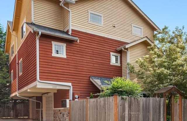 Gorgeous 3bd/2.5bth Central District Townhome, $3,800/mo. photos photos