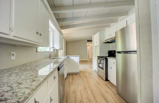 Freshly Updated 3 Bedroom Home photos photos