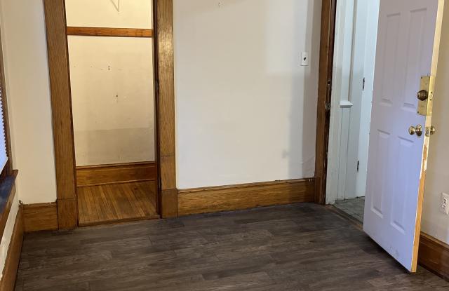 304 East Jefferson Street - 1 Gallery 2