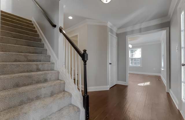 678 GUNSMOKE CIRCLE Gallery 3