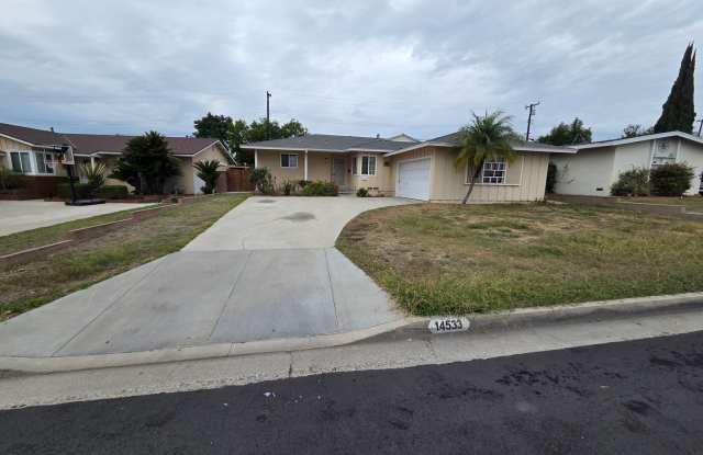 Beautiful upgraded 4 Bed, 2 Bath Cul-de-sac Home! Gallery 1