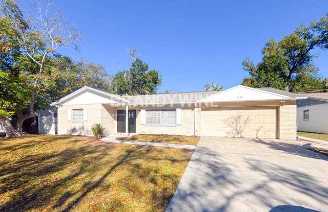 1608 Robin Lane photos photos