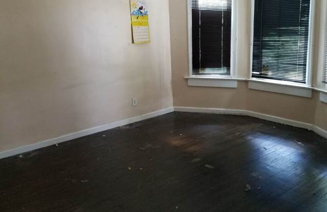 Newly Renovated 7-Bedroom Newark Home – Spacious Gallery 1