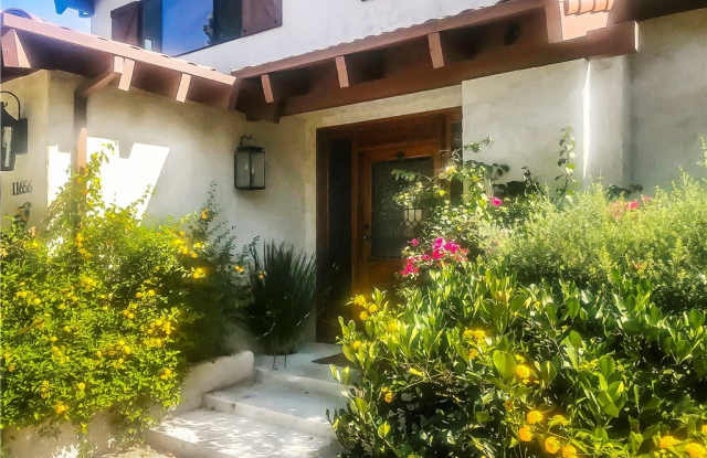 11656 LA MAIDA Street Gallery 2