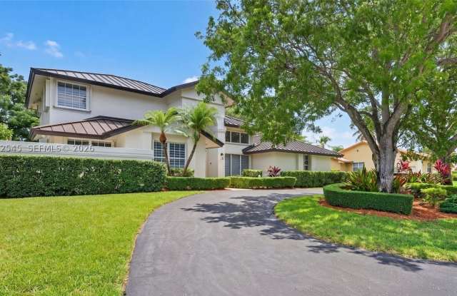 8224 SW 178th Ter Gallery 2