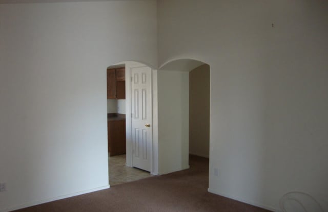 21976 W Gardenia Dr Gallery 4