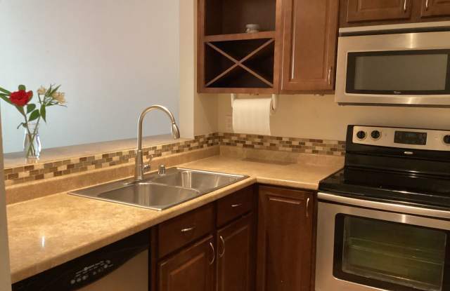 Comfort, Convenience  Charm in the Heart of Edmonds photos photos