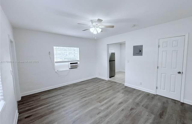 1625 S Federal Hwy photos photos