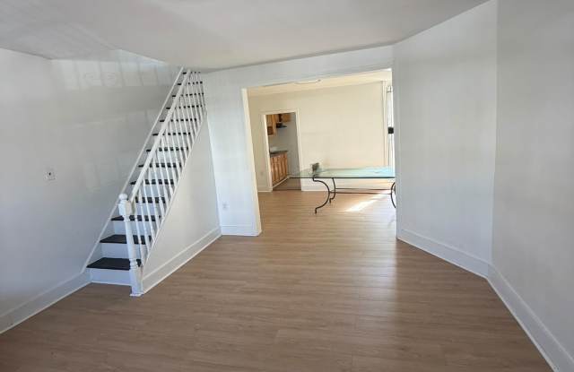 6016 Media St Gallery 1